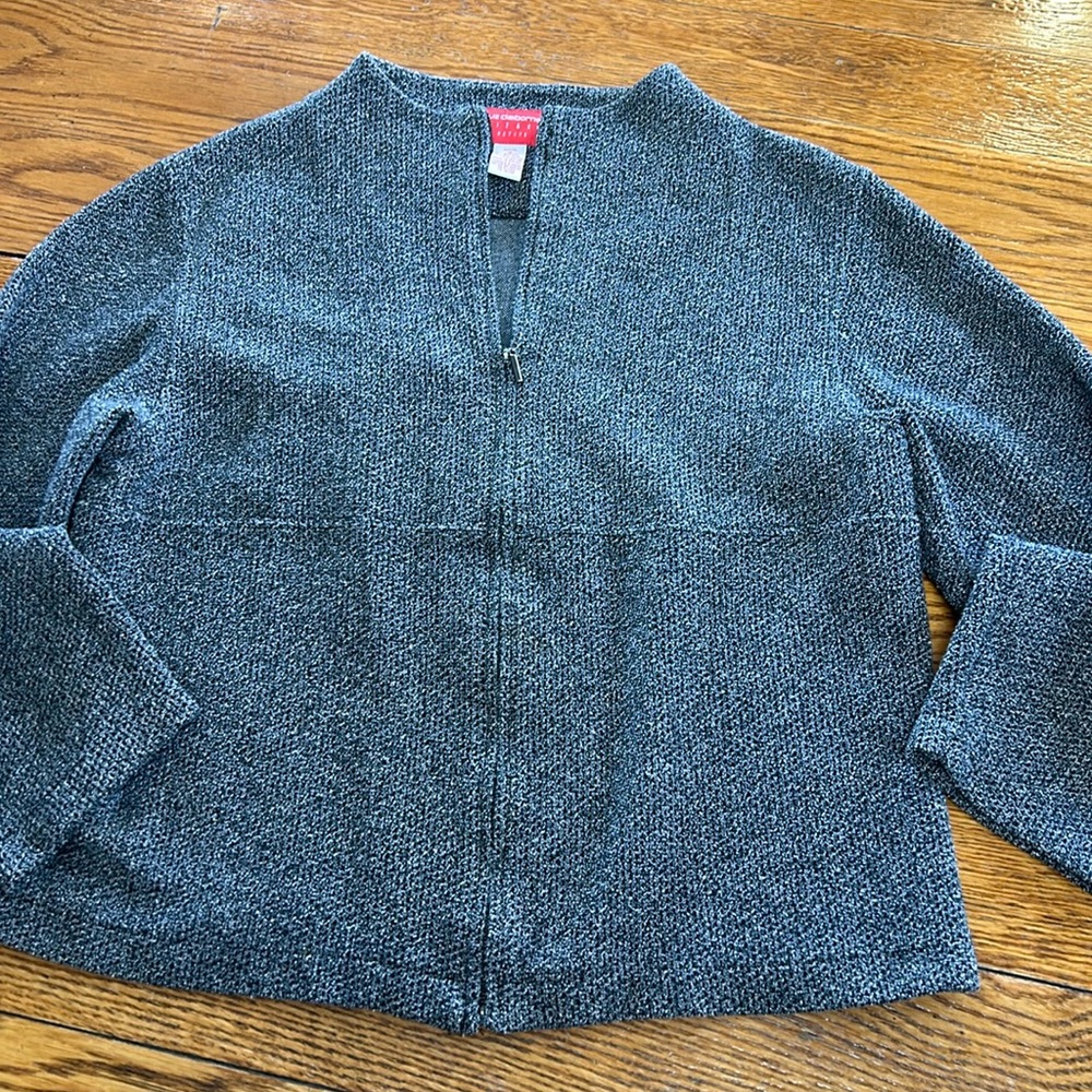 Liz Claiborne Liz & Co gray tweed jacket.  Size Medium Petite.